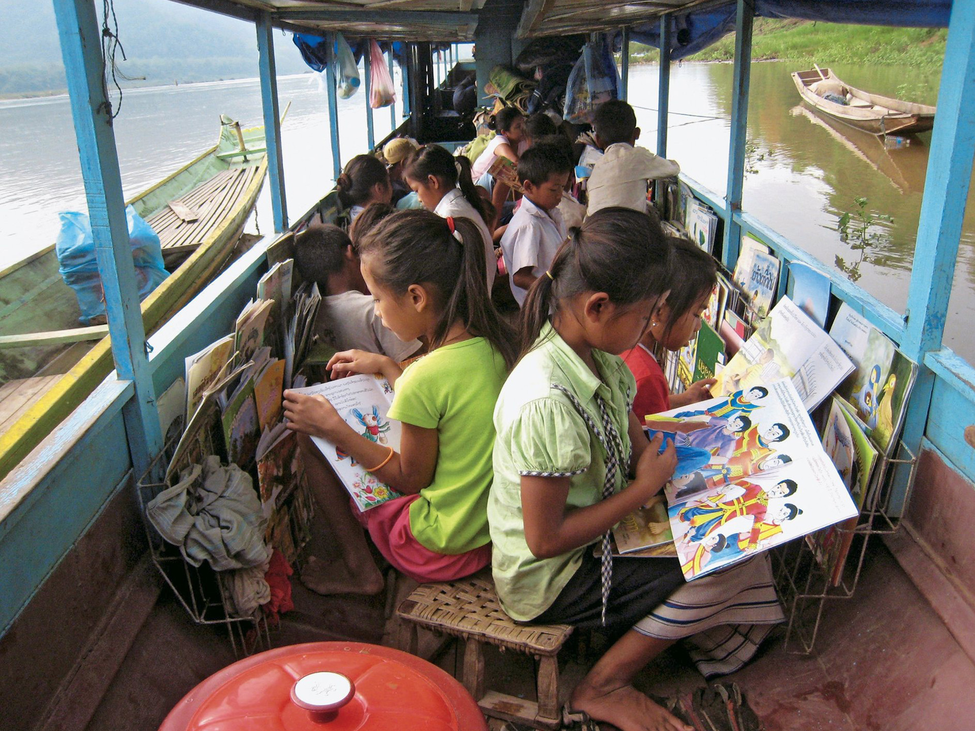 bibliotecas_ barco biblioteca para niños 